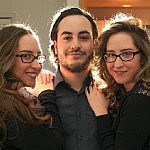 Victoria-and-Amanda-with-Ian1