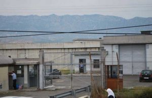 Hidhet ne ere makina e drejtorit te burgut Fushe Kruje, Arben Suloj