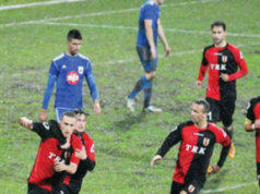 Skandal ne ndeshjen Flamurtari – Teuta, lojtaret qesharake me veprimet e tyre