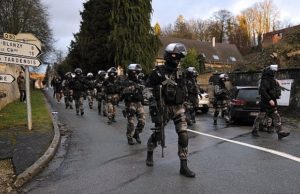 Policia franceze angazhon 88,000 forca per kapjen e vrasesve