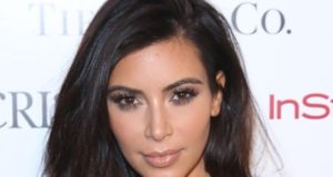Kim Kardashian ne Twitter: “Sa i embel eshte ky kengetari shqiptar”