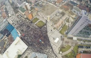 Prishtine, perleshje midis protestuesve dhe policise