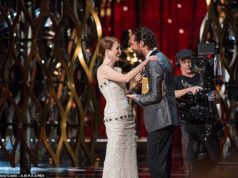 Julianne Moore fitoi çmimin Oscar si aktorja më e mirë