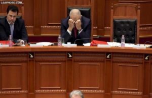 Anti-berishizmi si justifikim i tejzgjatur