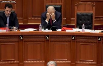 Anti-berishizmi si justifikim i tejzgjatur