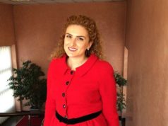 Aksident ne Mullet, vdes vajza e ish-ambasadorit Kola, udhëtonte me Çim Pekën