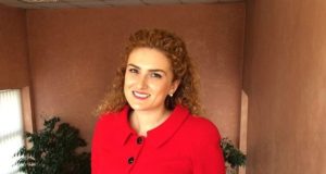 Aksident ne Mullet, vdes vajza e ish-ambasadorit Kola, udhëtonte me Çim Pekën