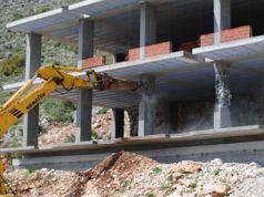 Hyn ne fuqi ligji i ndertimeve pa leje, kush e shkel denohet me burg