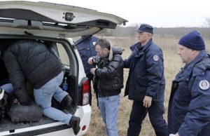 Kosovarët transportohen nga policia serbe kundrejt 1500 Eurove