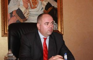 Horror në Laç, goditet dhe përfundon në spital mbrojtësi i Kukësit, Dritan Smajli