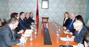 Kryeprokurori kroat Dinko Zvitan trajnon prokuroret shqiptare