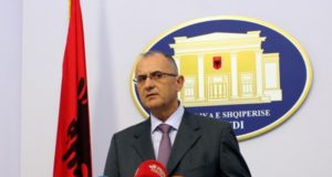 Vasili: Meta nuk do të japë dorëheqjen. Do dalin fakte tronditese