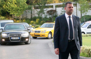 Prokuroria kerkon arrestimin e Tom Doshit