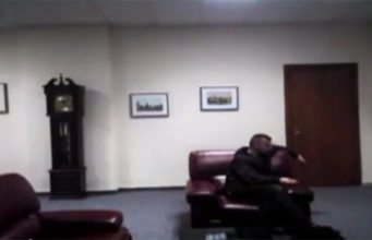 Tom Doshi publikon videon e rrefimit te vrasesit