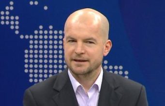 Pranvera e vetmuar e Lulzim Bashës