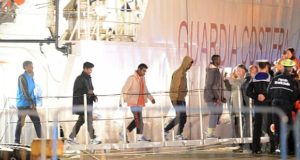 Arrestohen 2 skafistet qe shkaktuan 800 te vdekur ne Mesdhe