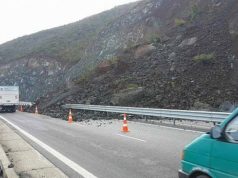 Shembjet në Rrugën e Kombit vazhdojnë, rritet rreziku për aksidente