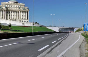Rama do te darkoje me Vuçiç ne Durres. Neser bllokohet autostrada