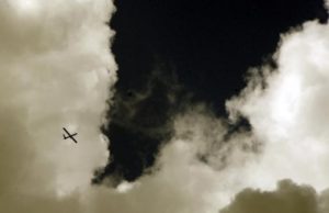 Droni patrullon mbi qiellin e Kumanovës pas sulmeve