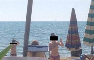 Plazhi i Golemit kthehet ne plazh topless