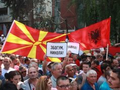 Protesta kunder Gruevskit, mijera maqedonas e shqiptare i bashkohen protestes