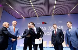 Mustafa dhe Vucic shtrengojne duart