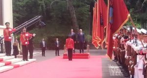 Le t’ja njohim një meritë kryeministrit serb