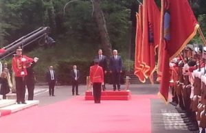 Le t’ja njohim një meritë kryeministrit serb