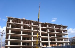 Arrestohet pronari dhe inxhinieri i nje pallati, 3 kate pa leje