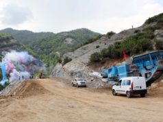 Firma Aktor tenton te ike pa shlyer detyrimet, banoret e bllokojne