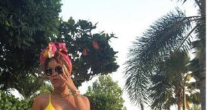 Rihanna shfaqet seksi ne plazh