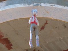 Majmunet e varur neper shtepite periferike qe habiten BBC