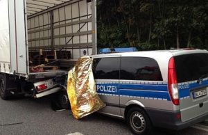 Humb jeten polici gjerman, po shoqeronte nje shtetas shqiptar ne aeroport