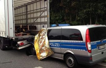 Humb jeten polici gjerman, po shoqeronte nje shtetas shqiptar ne aeroport