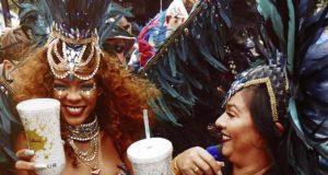 Rihanna teper seksi duke kercyer twerk