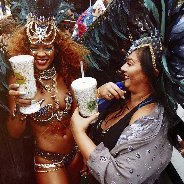 Rihanna teper seksi duke kercyer twerk