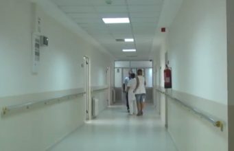 Tirane, nje i denuar vetevaret ne spitalin e burgut