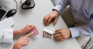 Miratohet vendimi i ri, ja kur mund te dypunesohen farmacistet