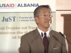 Ambasadori Lu: Te marresh drejtesi ne Shqiperi duhet te paguash”