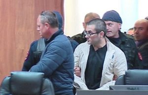 Shperthen Sinanaj: “Nuk doni te zbardhni vrasjen e Skerdilajd Konomit”