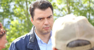 Shengjin, Basha i premton peshkatareve: “Nafte pa akcize, riparim i anijeve”