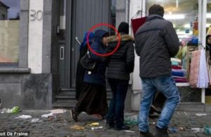 Flet nena e 3 vellezerve kamikaze