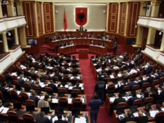 Parlamenti nis sot sesionin e ri per 2016-en.