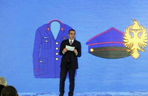 Tahiri prezanton uniformen e re per Policine e Shtetit