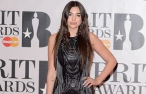 Dua Lipa veshur me bukur ne “Brit Awards”