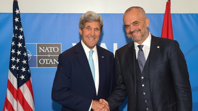 John Kerry: Jeni ne rrugen e duhur ndaj korrupsionit