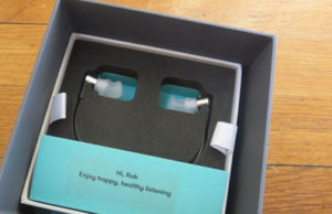 Uvero, kufje të personalizuara