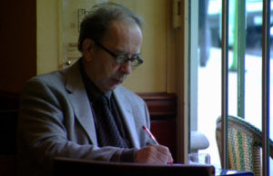 Kadare nderohet me “Dekoraten e Flamurit Kombetar”