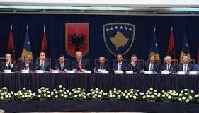 Shqiperia dhe Kosova bashke nen flamurin e BE-se