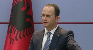 Importi i mbetjeve. Ekspertet: Te ndalohet me ligj djegia
